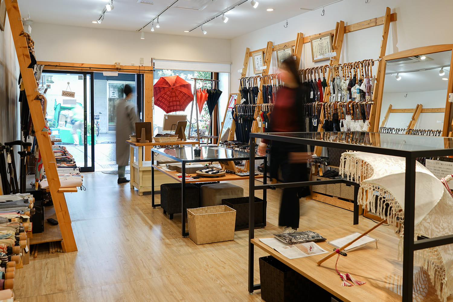 東京洋傘を扱う店内の様子